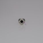 Onyx – Empátia Szív testékszer felsőrész fekete onyx kővel, geometrikus szív formában – LilaCsiga