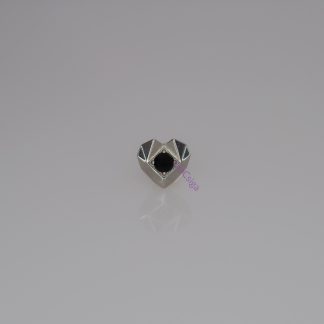 Onyx – Empátia Szív testékszer felsőrész fekete onyx kővel, geometrikus szív formában – LilaCsiga