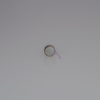 Natural Moonstone – Holdkő testékszer felsőrész természetes holdkővel, polírozott titánium foglalatban – LilaCsiga