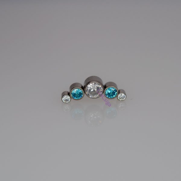 Snow Queen 5 köves íves piercing fejrész kristályokkal és titán foglalattal a LilaCsiga kínálatából.