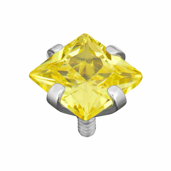 Sárga négyzet alakú cirkónia kő ezüst színű foglalatban, fehér háttéren – menetes testékszer fej